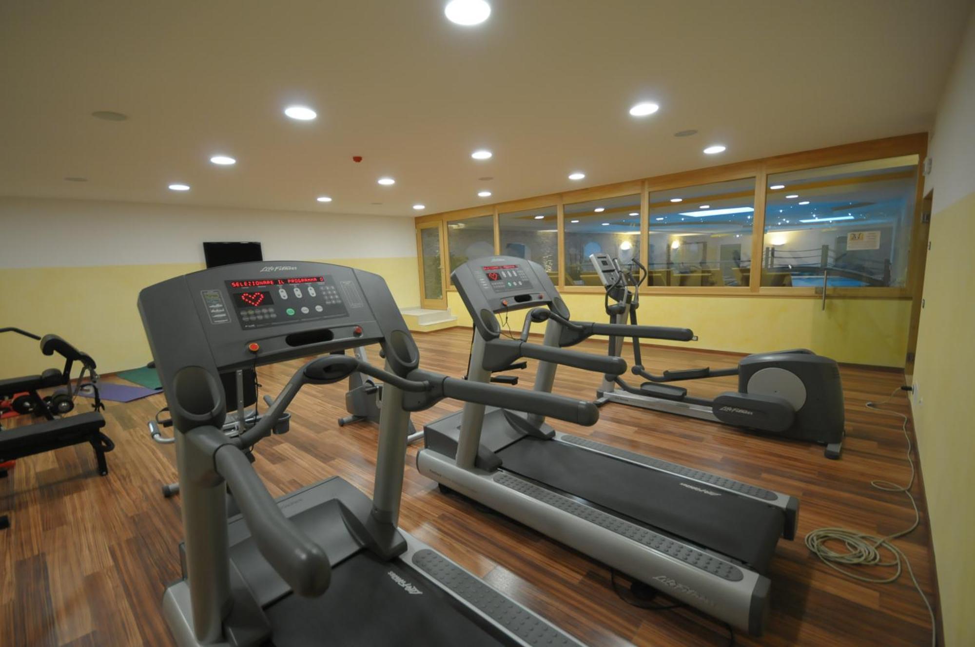Sporting Hotel ปัสโซเดลโตนาเล ภายนอก รูปภาพ
