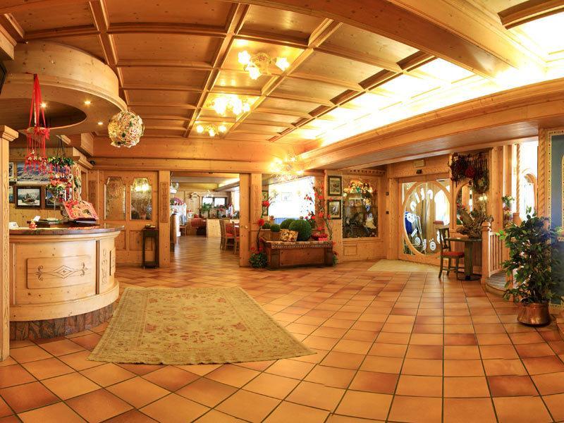 Sporting Hotel ปัสโซเดลโตนาเล ภายนอก รูปภาพ